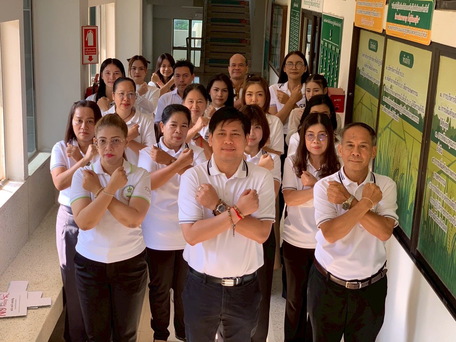 title - วันที่ 18 มีนาคม 2569 นายวิทูล ประดิษฐบุญ ปฏิรูปที่ดินจังหวัดปราจีนบุรี พร้อมด้วย เจ้าหน้าที่ ส.ป.ก.ปราจีนบุรี ร่วมประกาศเจตนารมณ์ “No Gift Policy” ไม่รับของขวัญของกำนัลทุกชนิดจากการปฏิบัติหน้าที่ เพื่อร่วมขับเคลื่อนการป้องกันและแก้ไขปัญหาการทุจริต